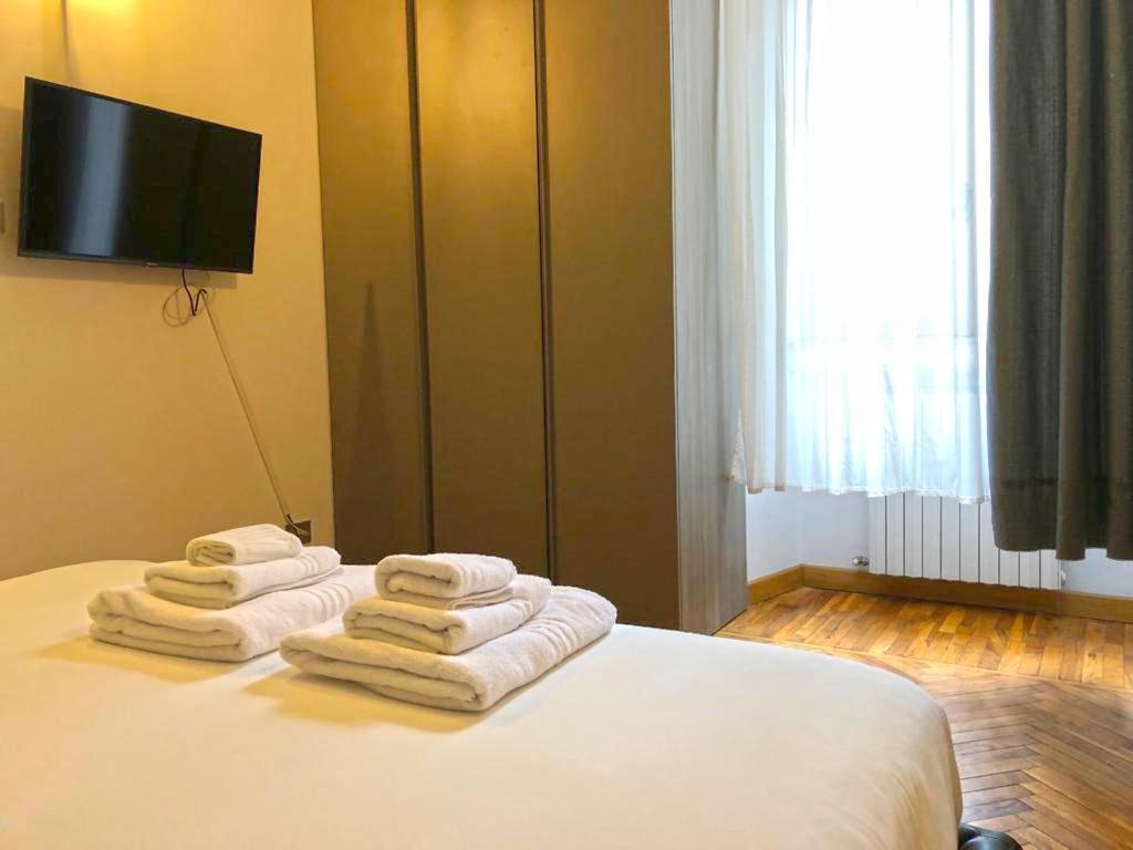 Castel Morrone Apartment Милано Екстериор снимка