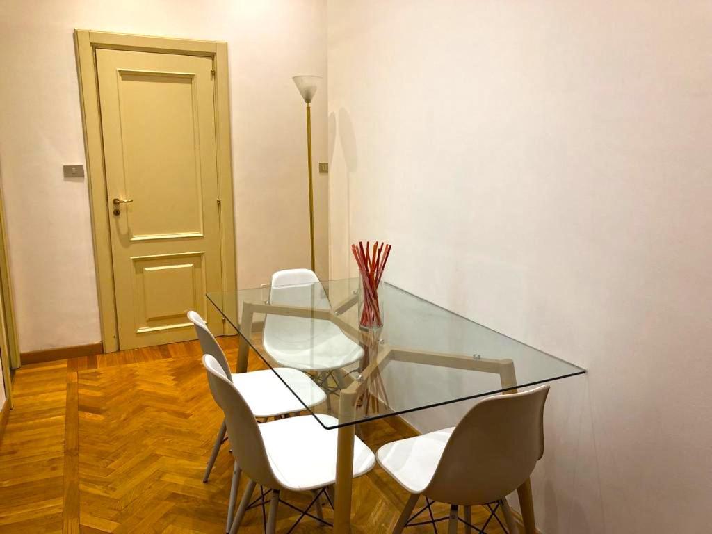 Castel Morrone Apartment Милано Екстериор снимка